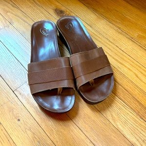 Olukai Low Platform Sandal Size 8-8.5